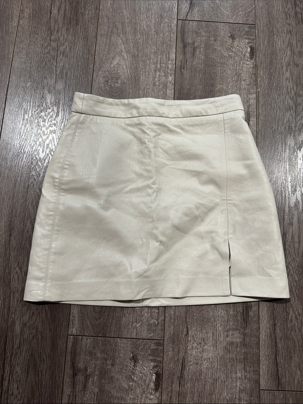 Aritzia Wilfred cream faux leather mini skirt 2